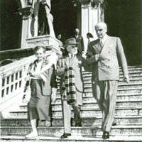 Vittorio Cini avec Bernard Berenson sur l'escalier du Palazzo Ducale